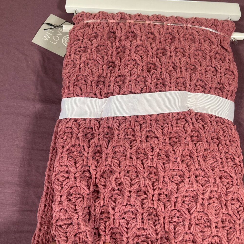 Logan and Lilly Chenchille Baby Throw Blanket in Red Rust - Size 30x40 - NWT - Picture 5 of 5